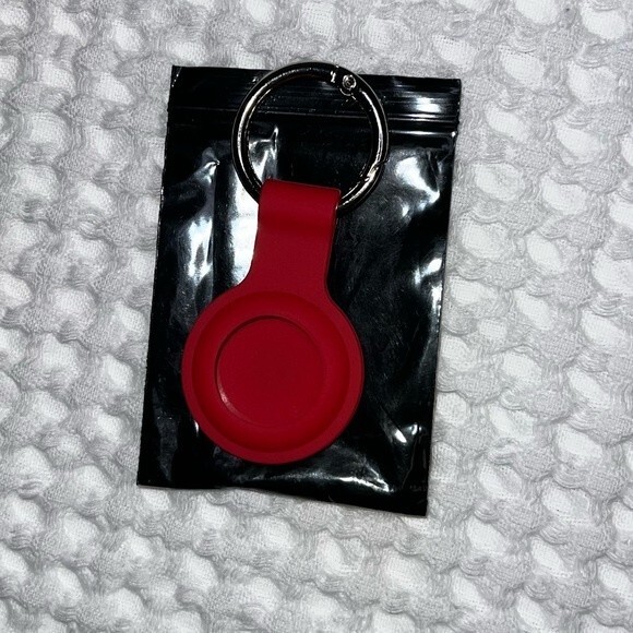 Apple Air Tag Holder Case Cover Red Silicone Sleeve Skin Keychain Ring OrB1 - Picture 3 of 9